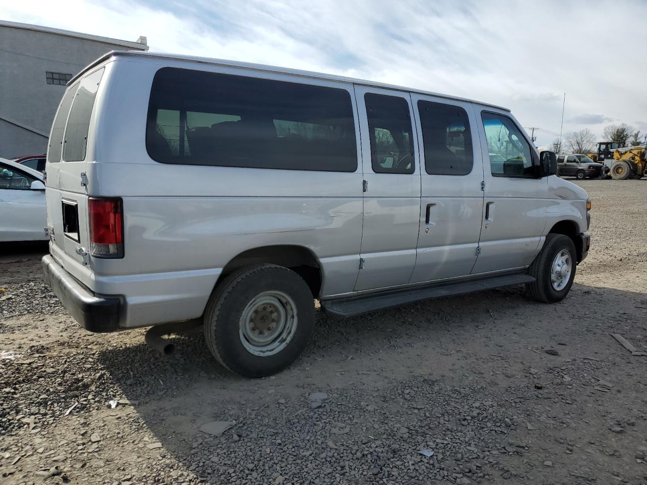 2014 Ford Econoline - Image 3