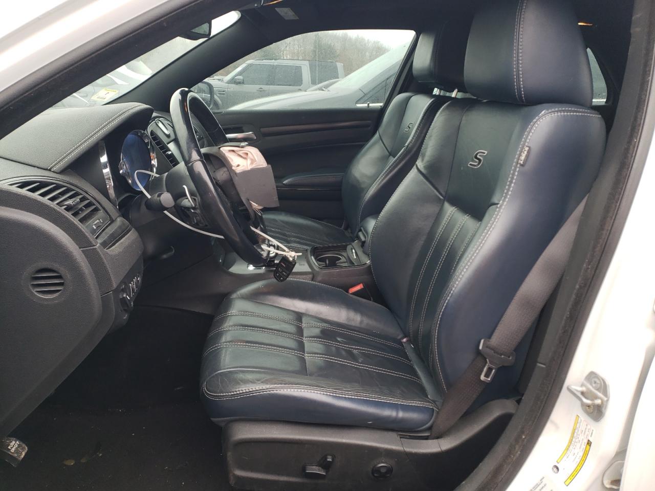 2014 Chrysler 300 - Image 7
