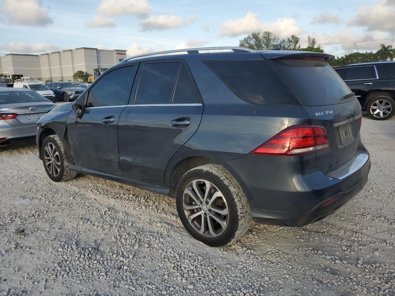 2016 Mercedes-Benz GLE - Image 2
