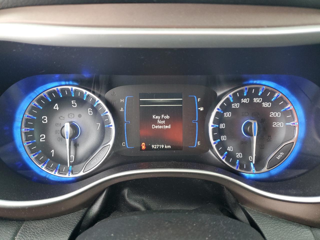 2018 Chrysler Pacifica - Image 9