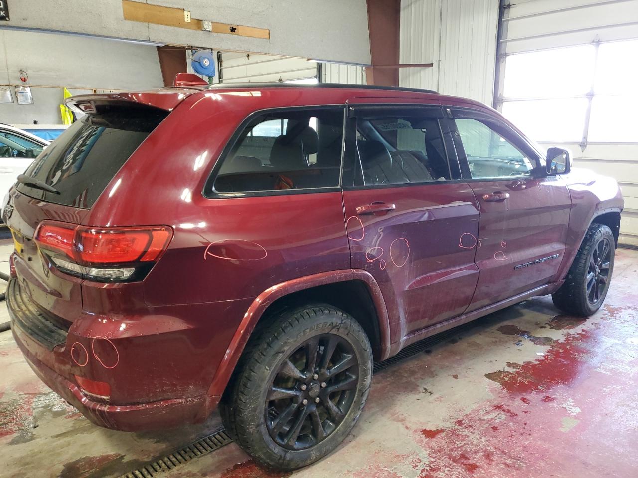 2018 Jeep Grand Cherokee - Image 3