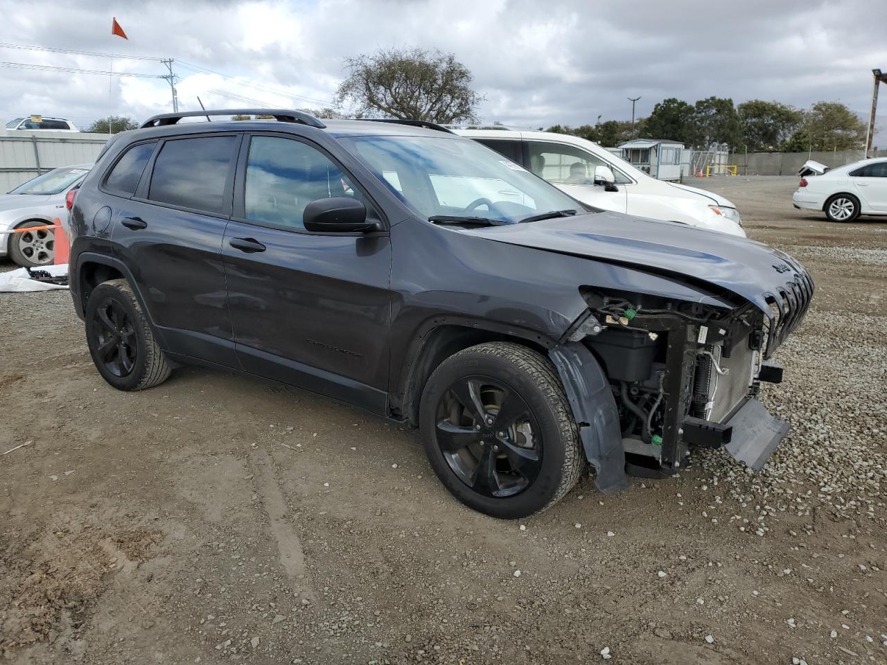 2017 Jeep Grand Cherokee - Image 4