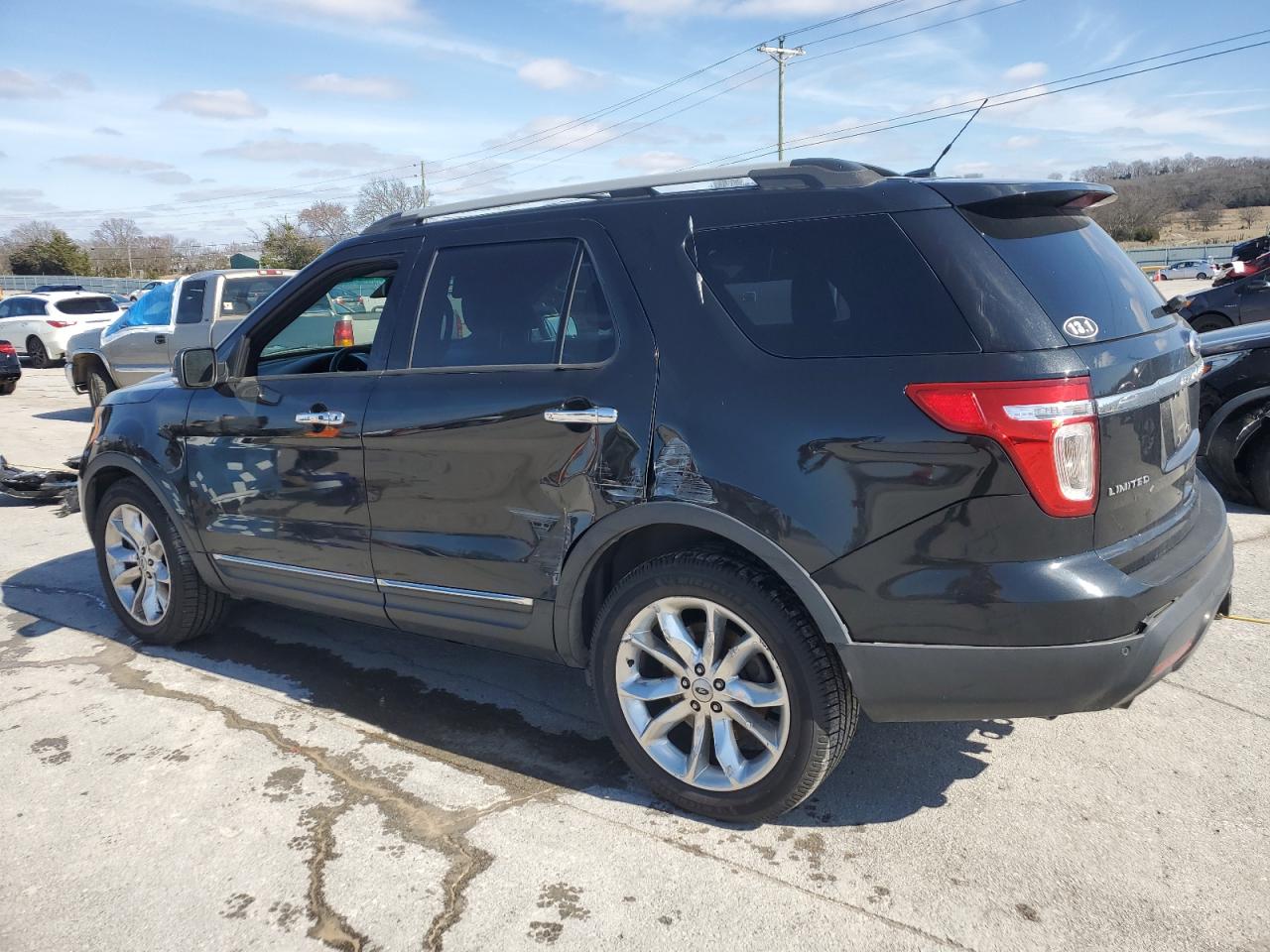 2014 Ford Explorer - Image 2