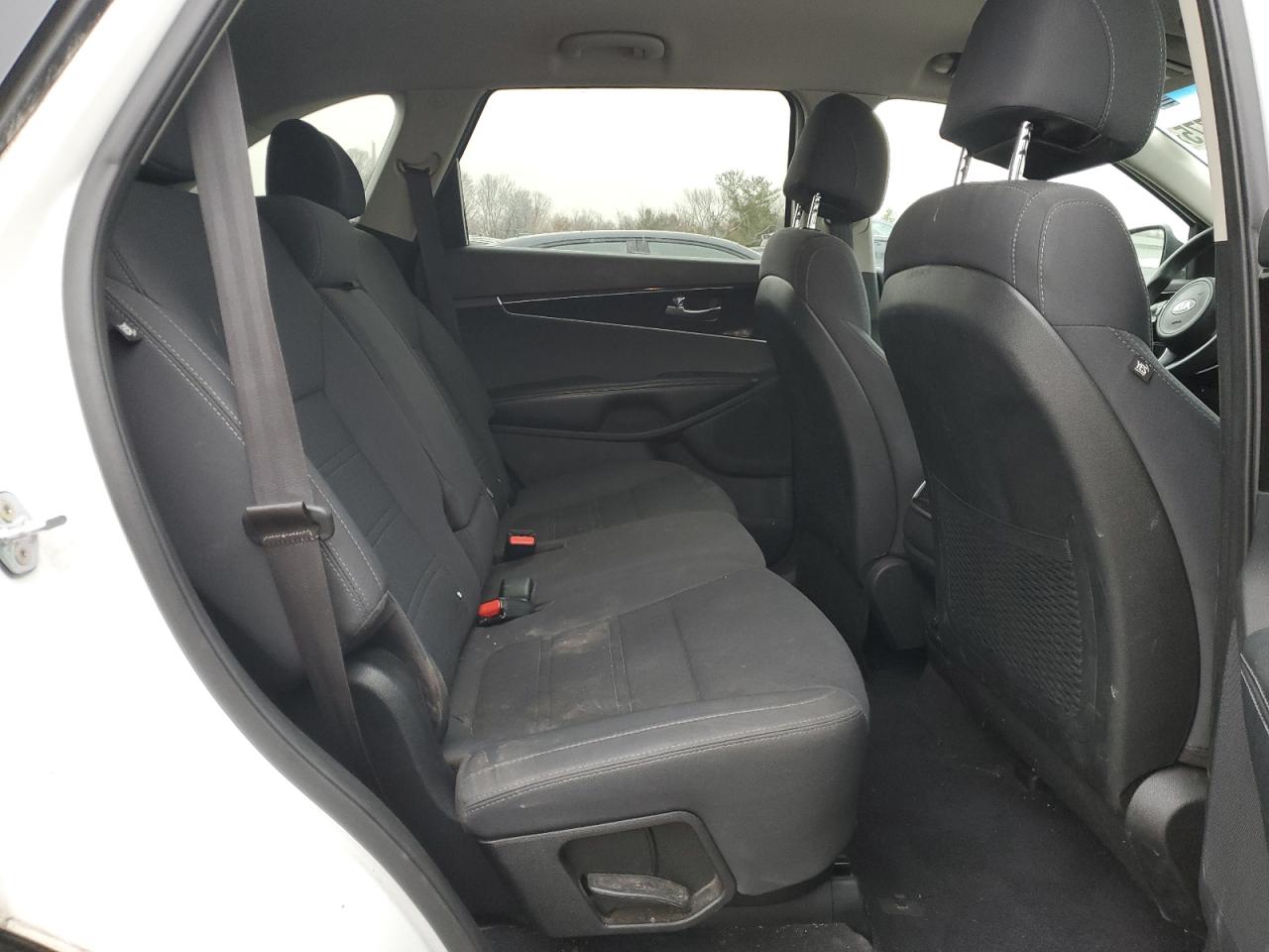 2017 Kia Sorento - Image 11