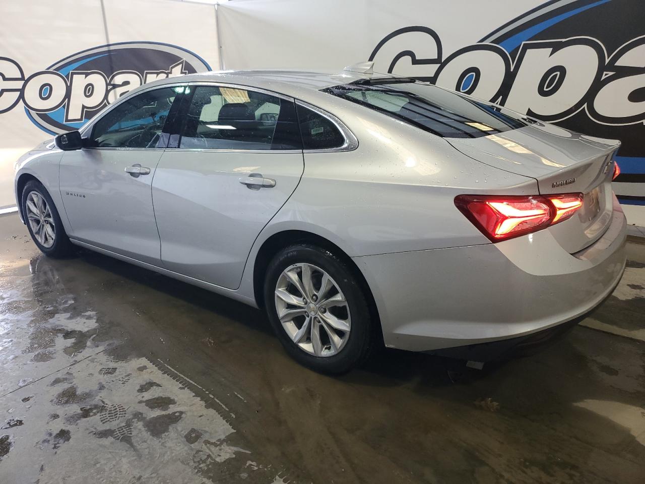 2022 Chevrolet Malibu - Image 2