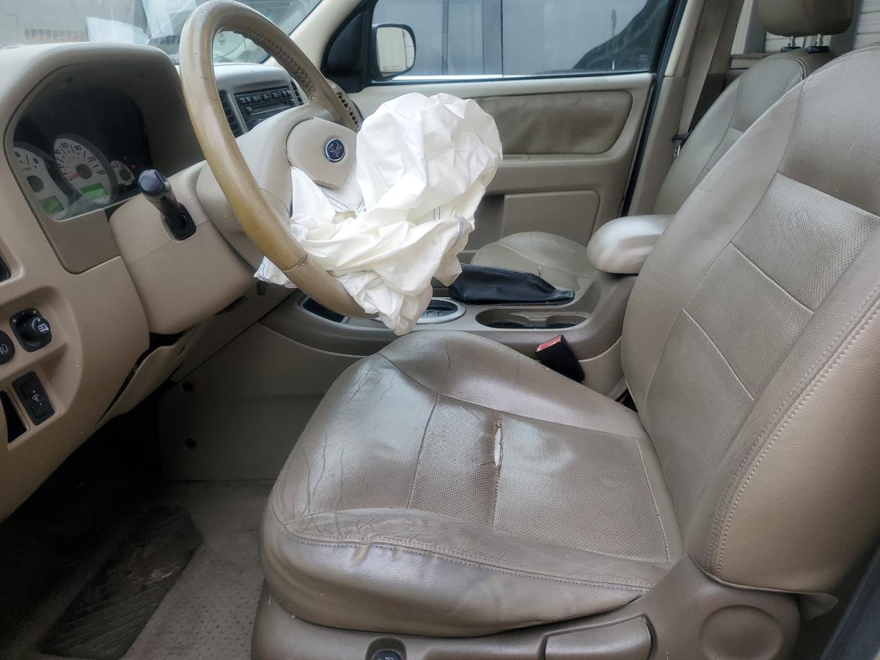 2005 Ford Escape - Image 7