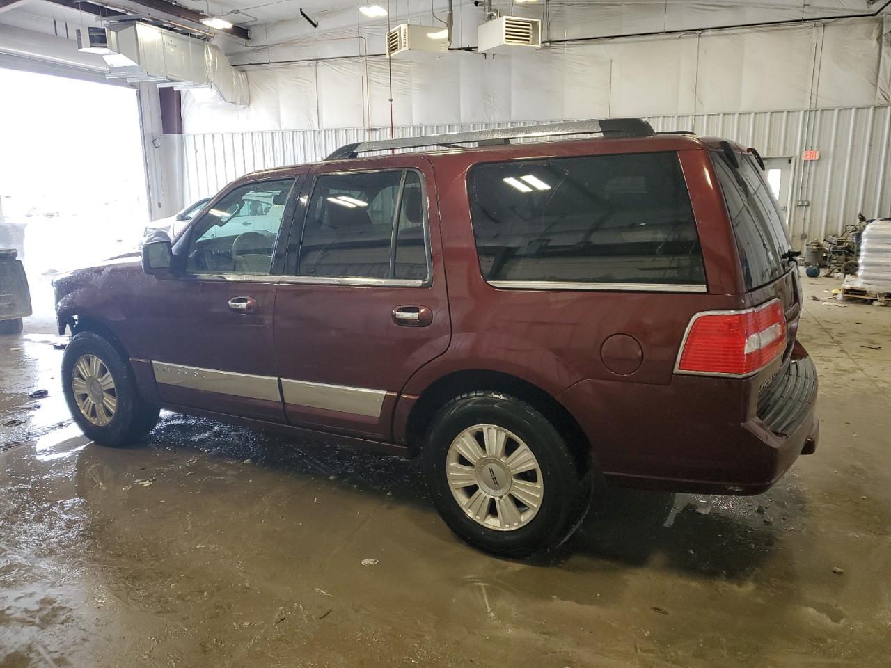 2010 Lincoln Navigator - Image 2
