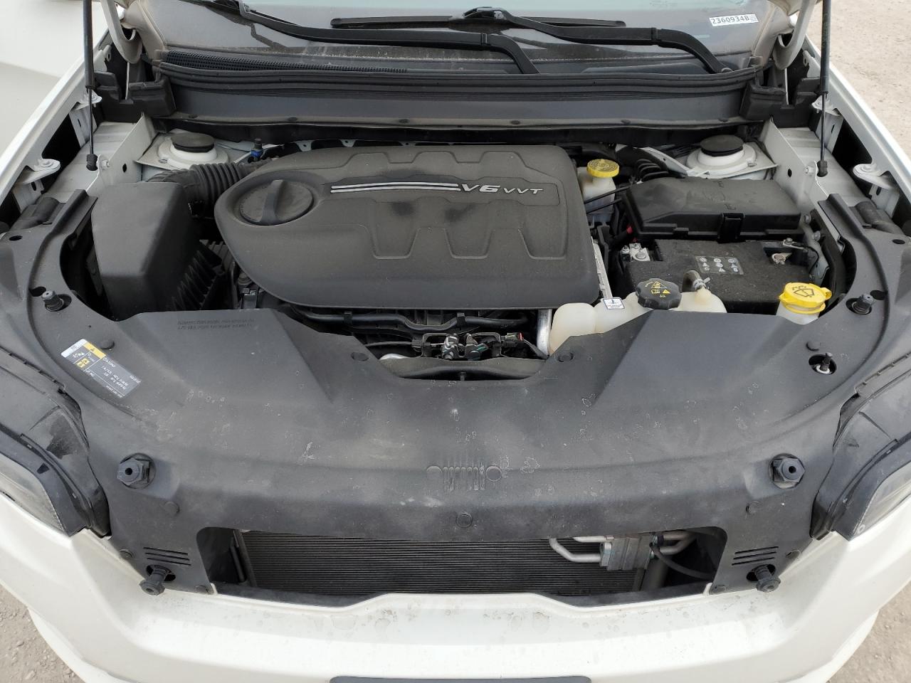 2019 Jeep Cherokee - Image 13