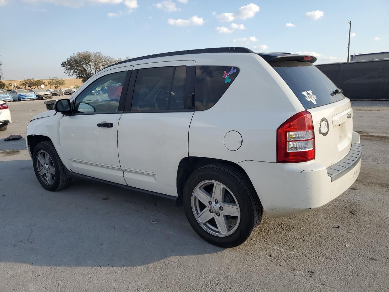 2008 Jeep Compass - Image 2