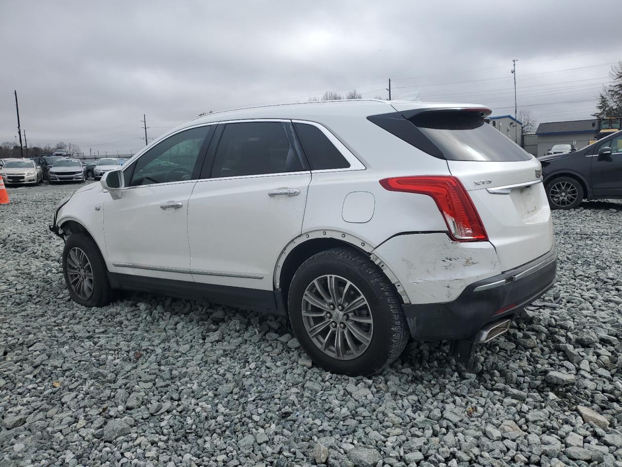 2017 Cadillac XT5 - Image 2