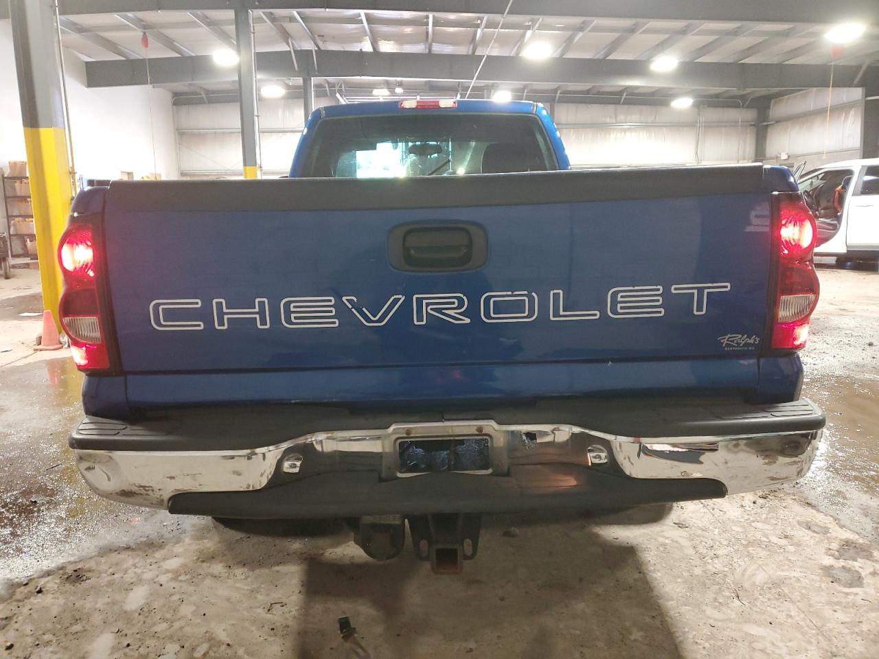 2004 Chevrolet Silverado - Image 6