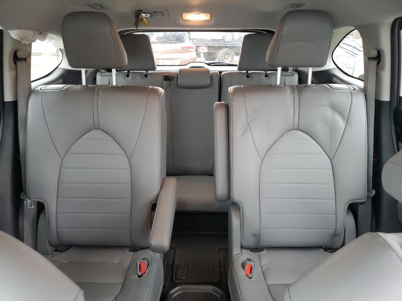 2024 Toyota Highlander - Image 10