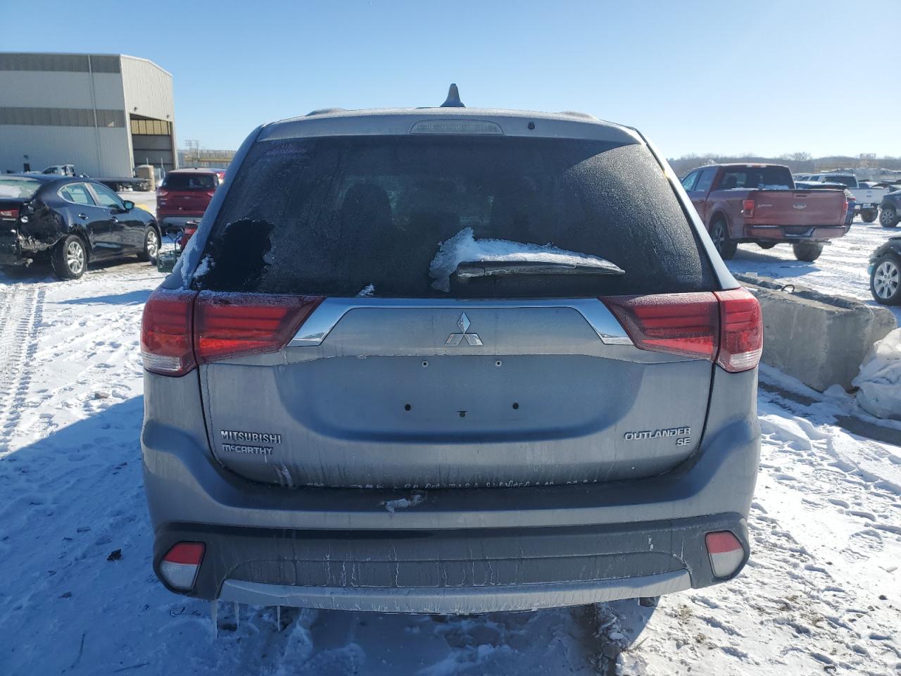 2017 Mitsubishi Outlander - Image 6
