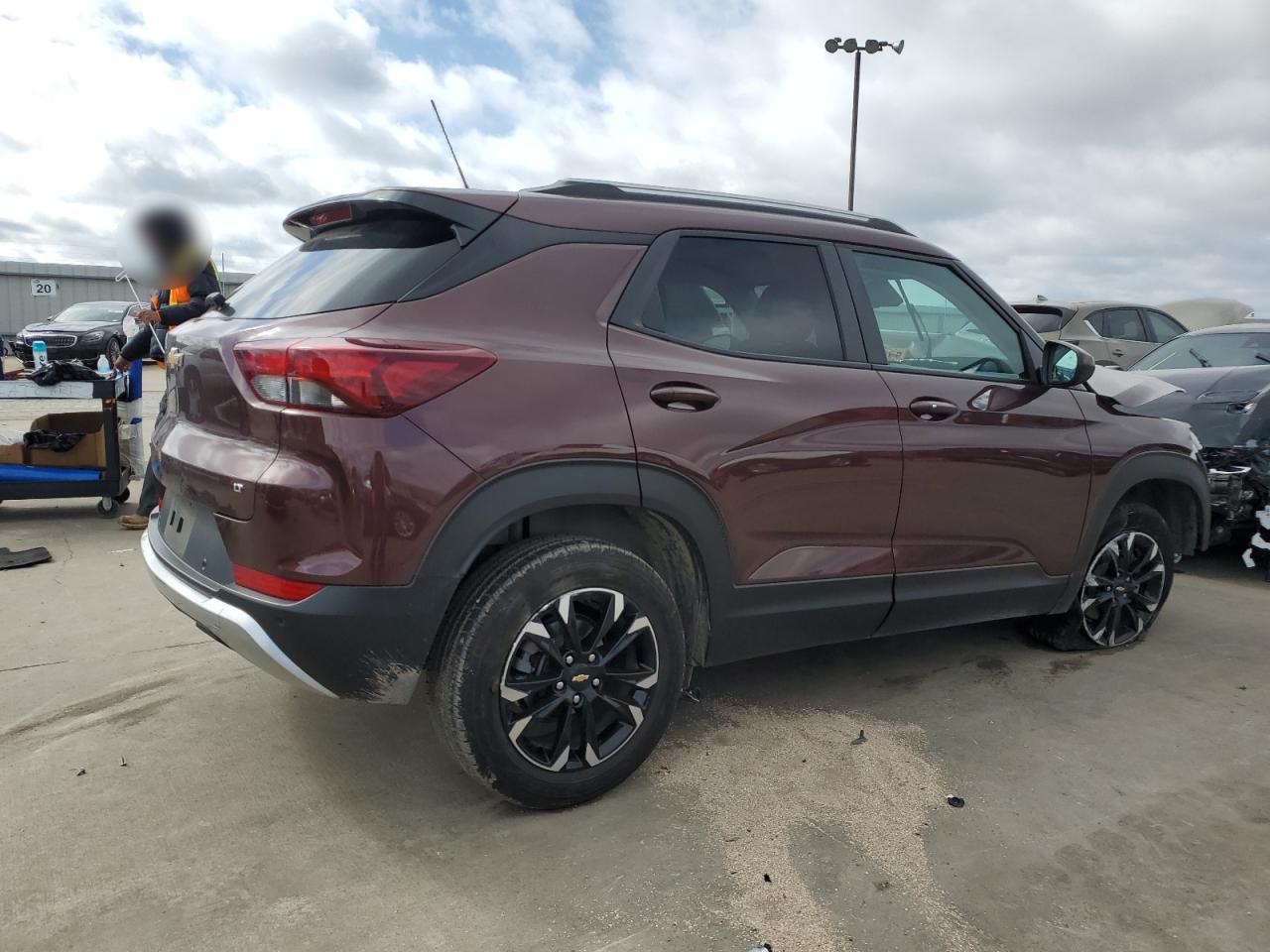 2022 Chevrolet TrailBlazer - Image 3