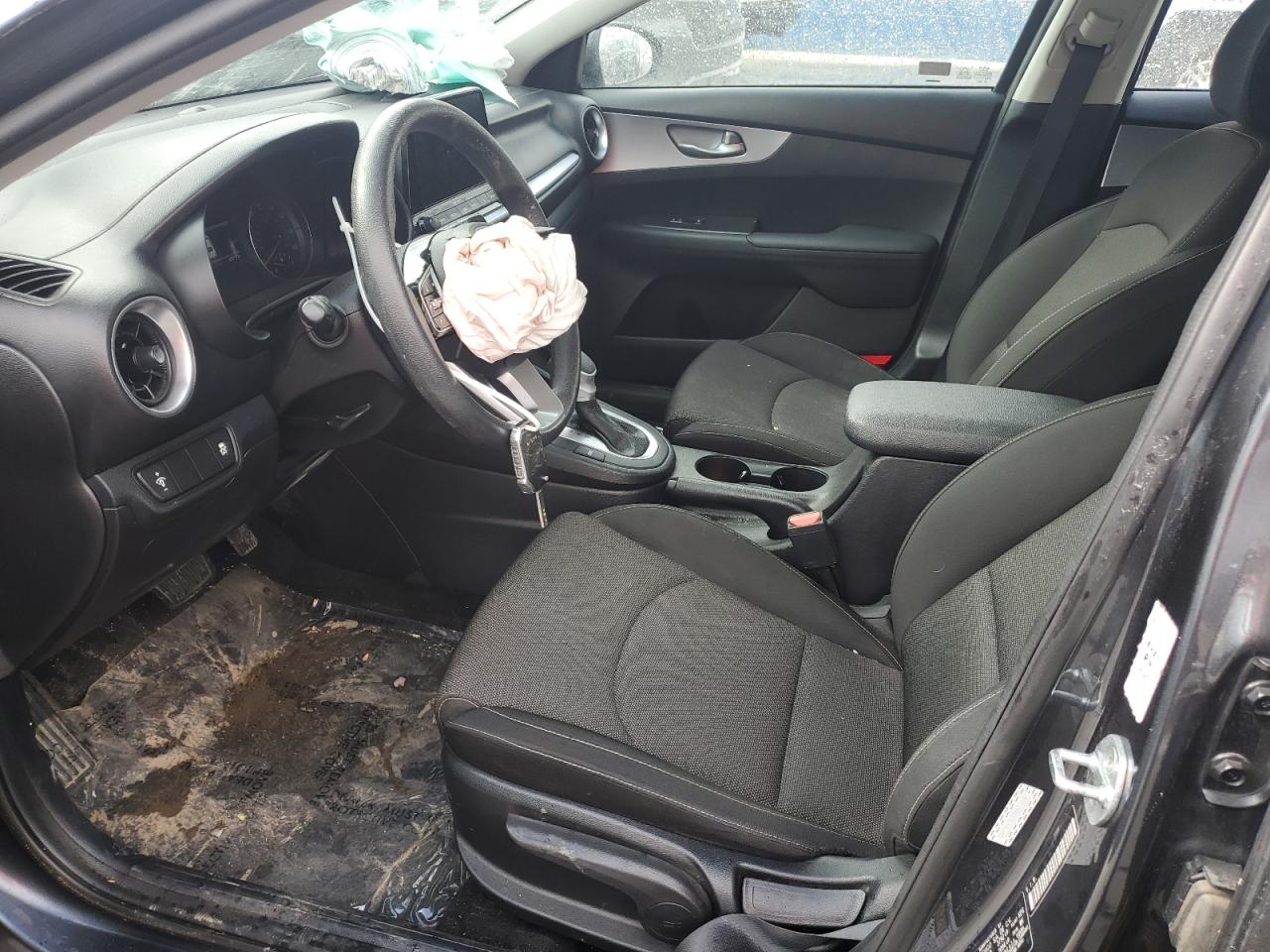 2022 Kia Forte - Image 7