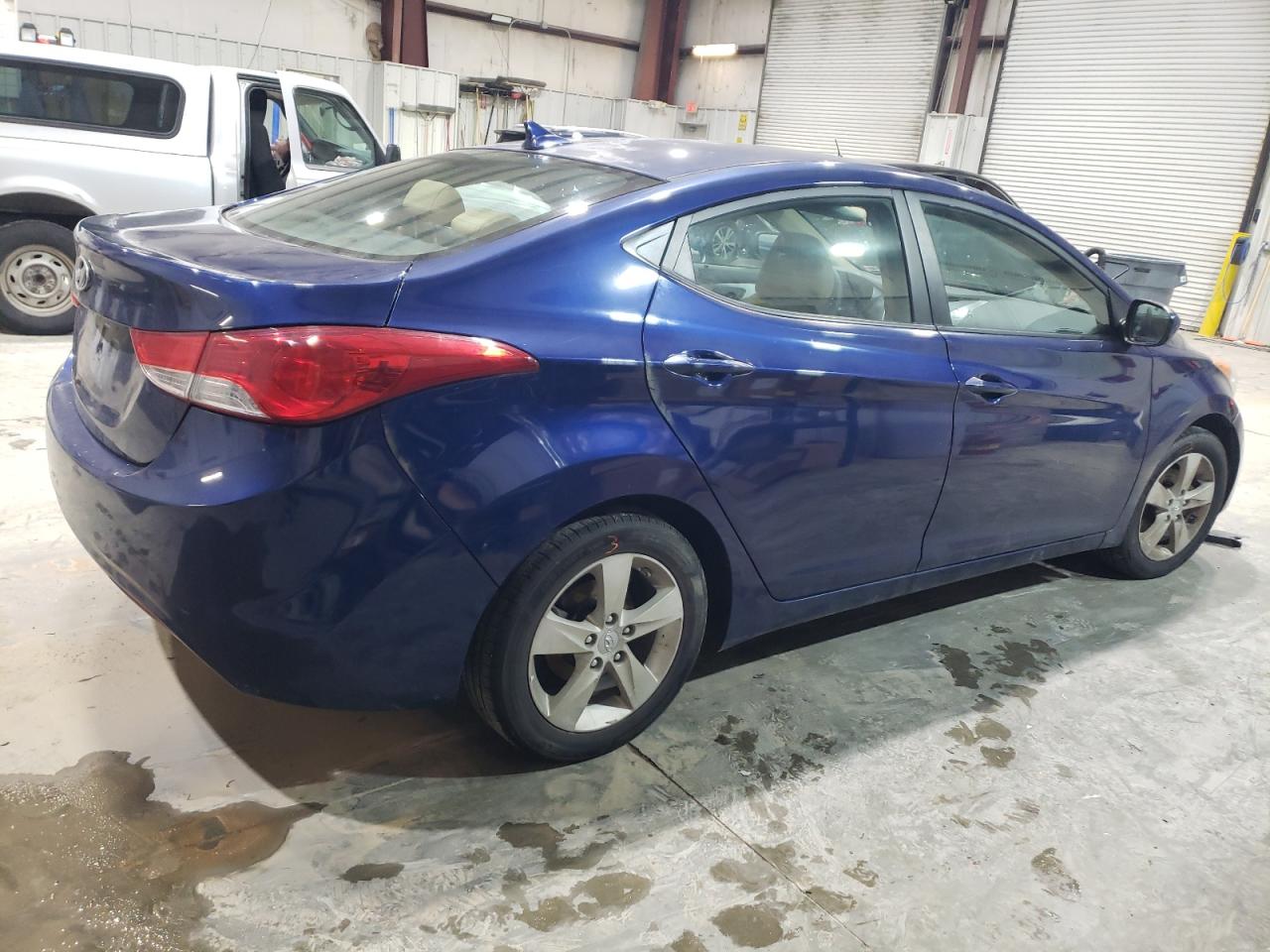 2013 Hyundai Elantra - Image 3