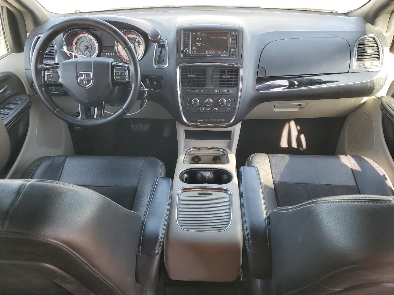 2019 Dodge Caravan - Image 8