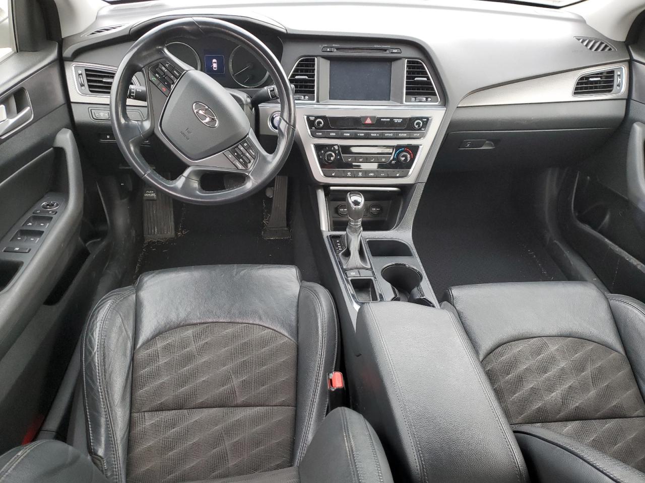 2017 Hyundai Sonata - Image 8