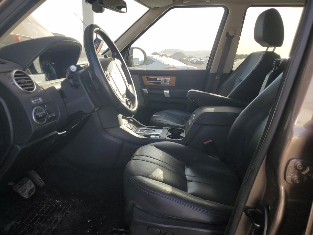 2015 Land Rover LR4 - Image 7