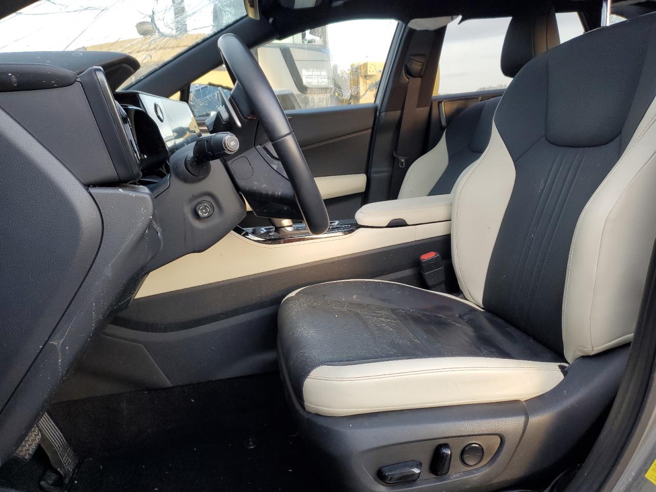 2022 Lexus NX - Image 7