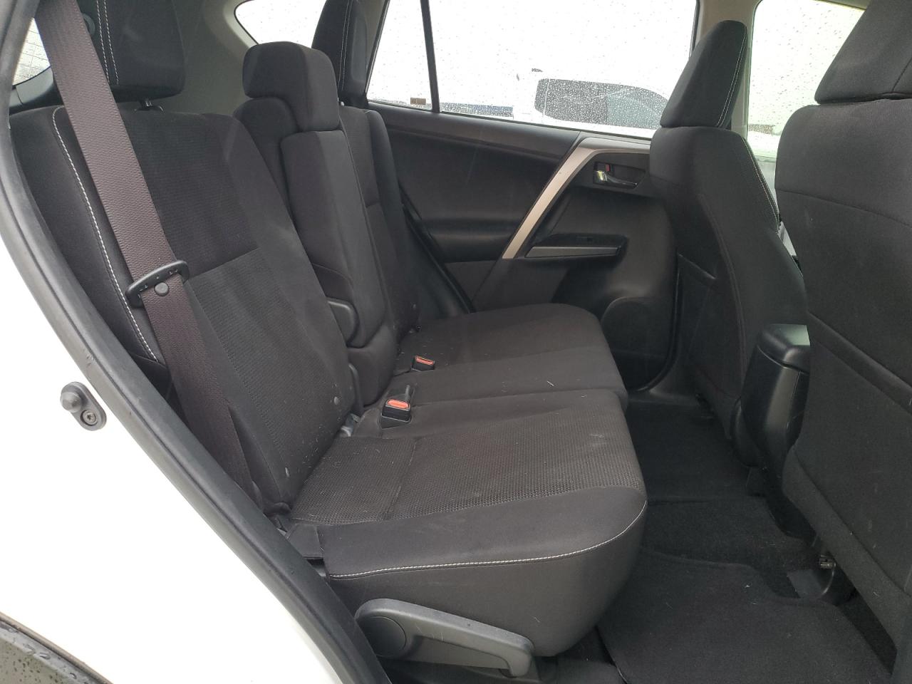 2017 Toyota RAV 4 - Image 10