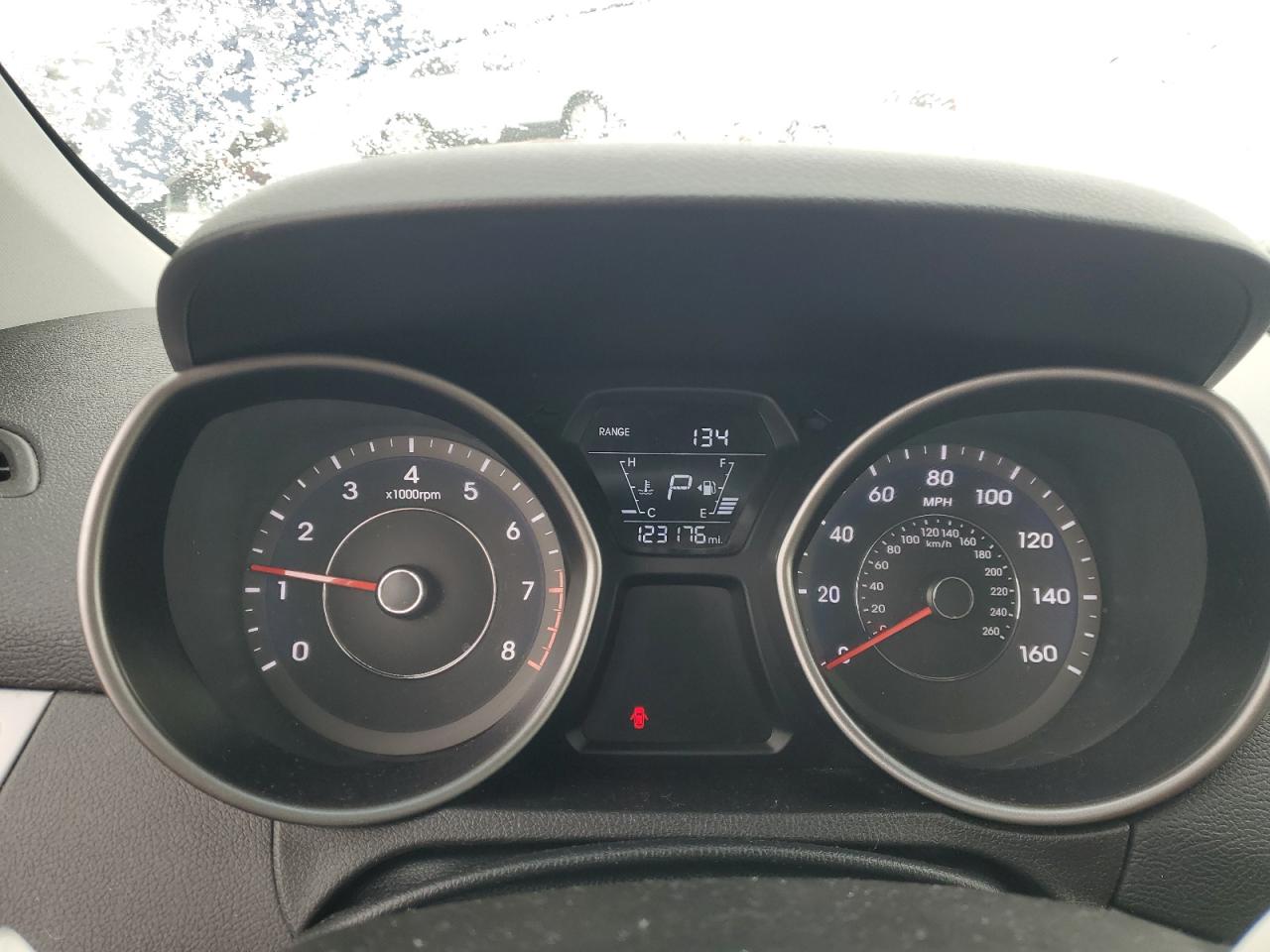 2016 Hyundai Elantra - Image 9