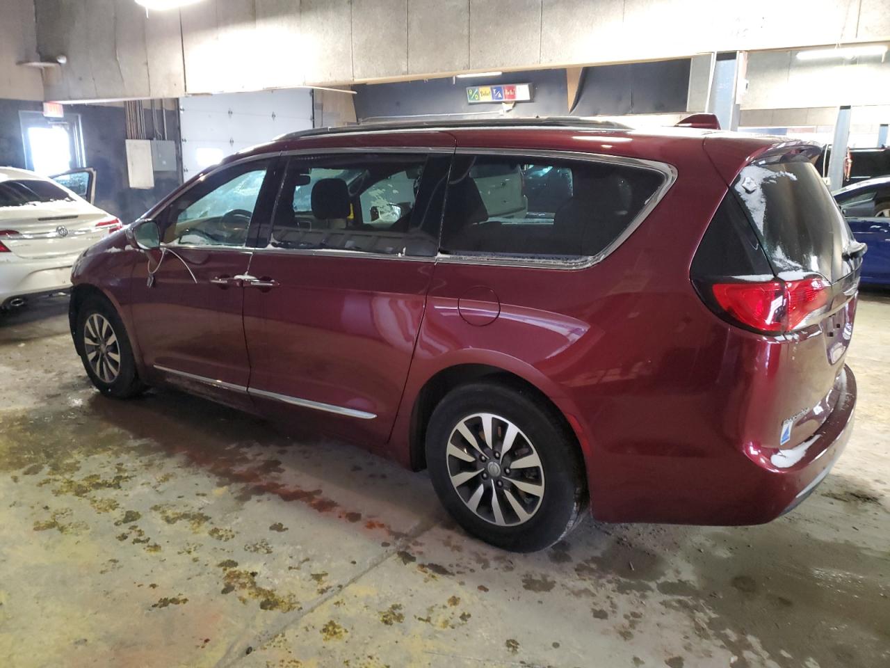 2020 Chrysler Pacifica - Image 2