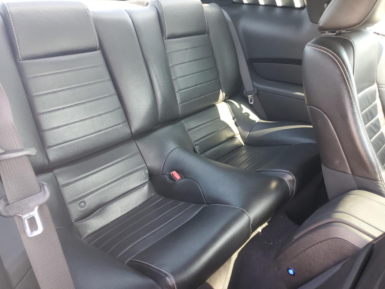 2010 Ford Mustang - Image 11