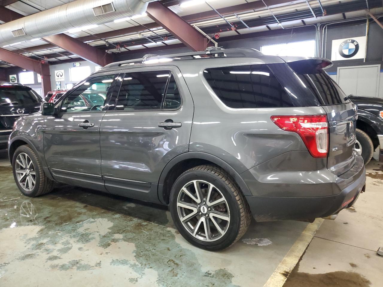 2015 Ford Explorer - Image 2