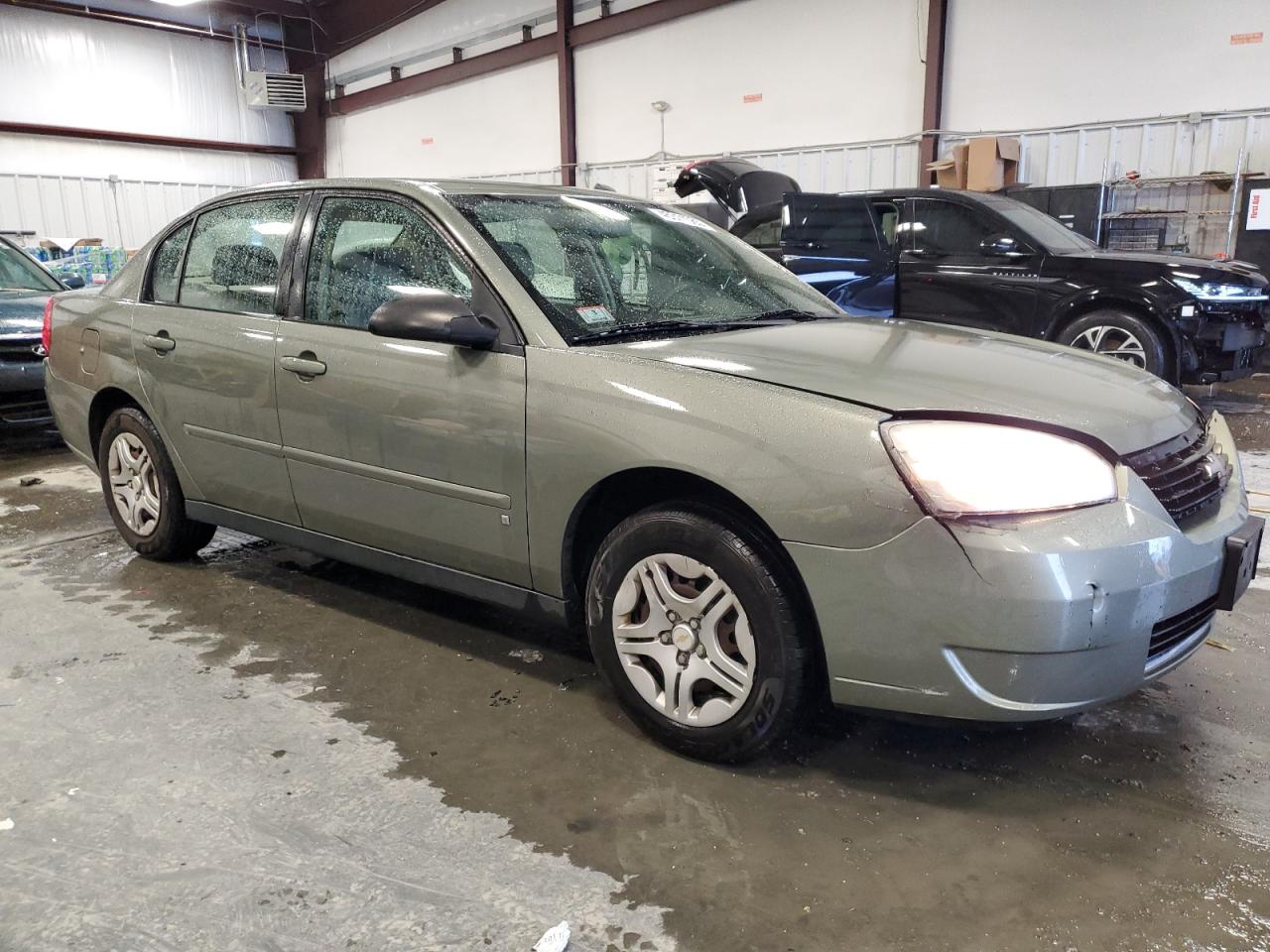 2006 Chevrolet Malibu - Image 4