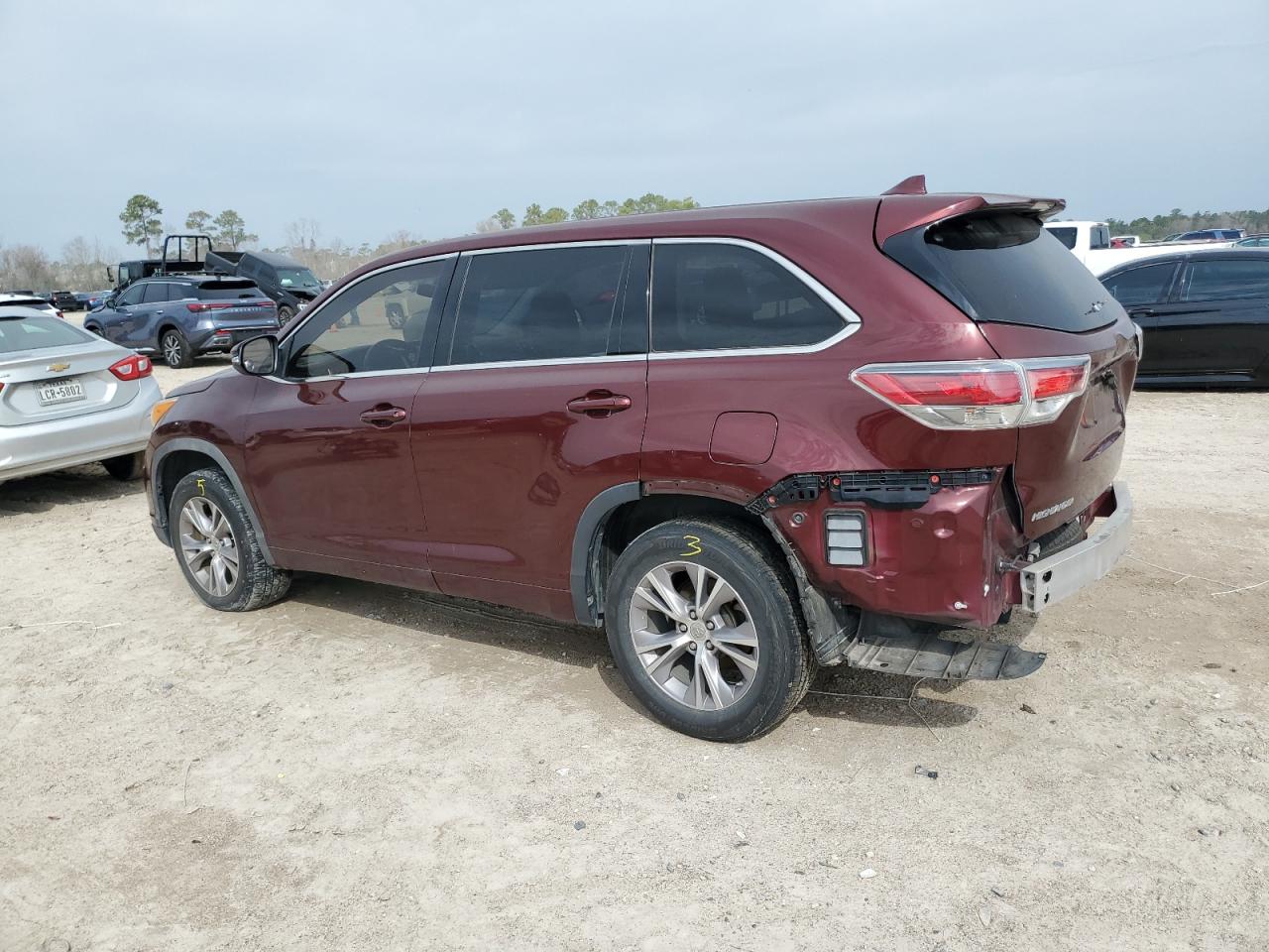 2015 Toyota Highlander - Image 2
