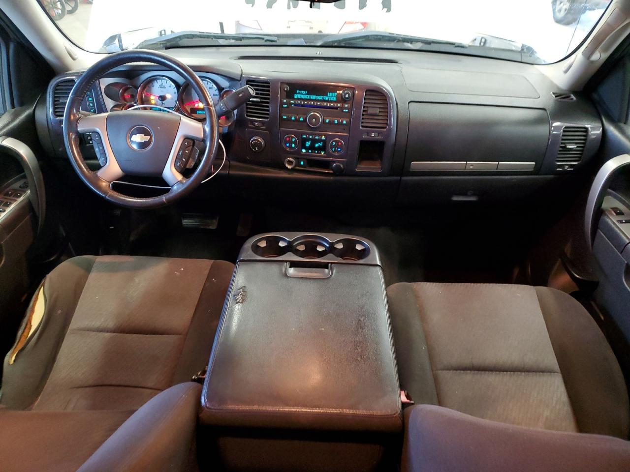 2011 Chevrolet Silverado - Image 8