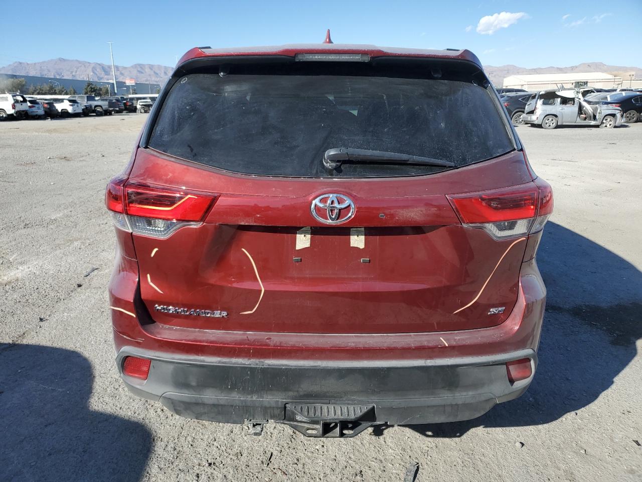 2017 Toyota Highlander - Image 6