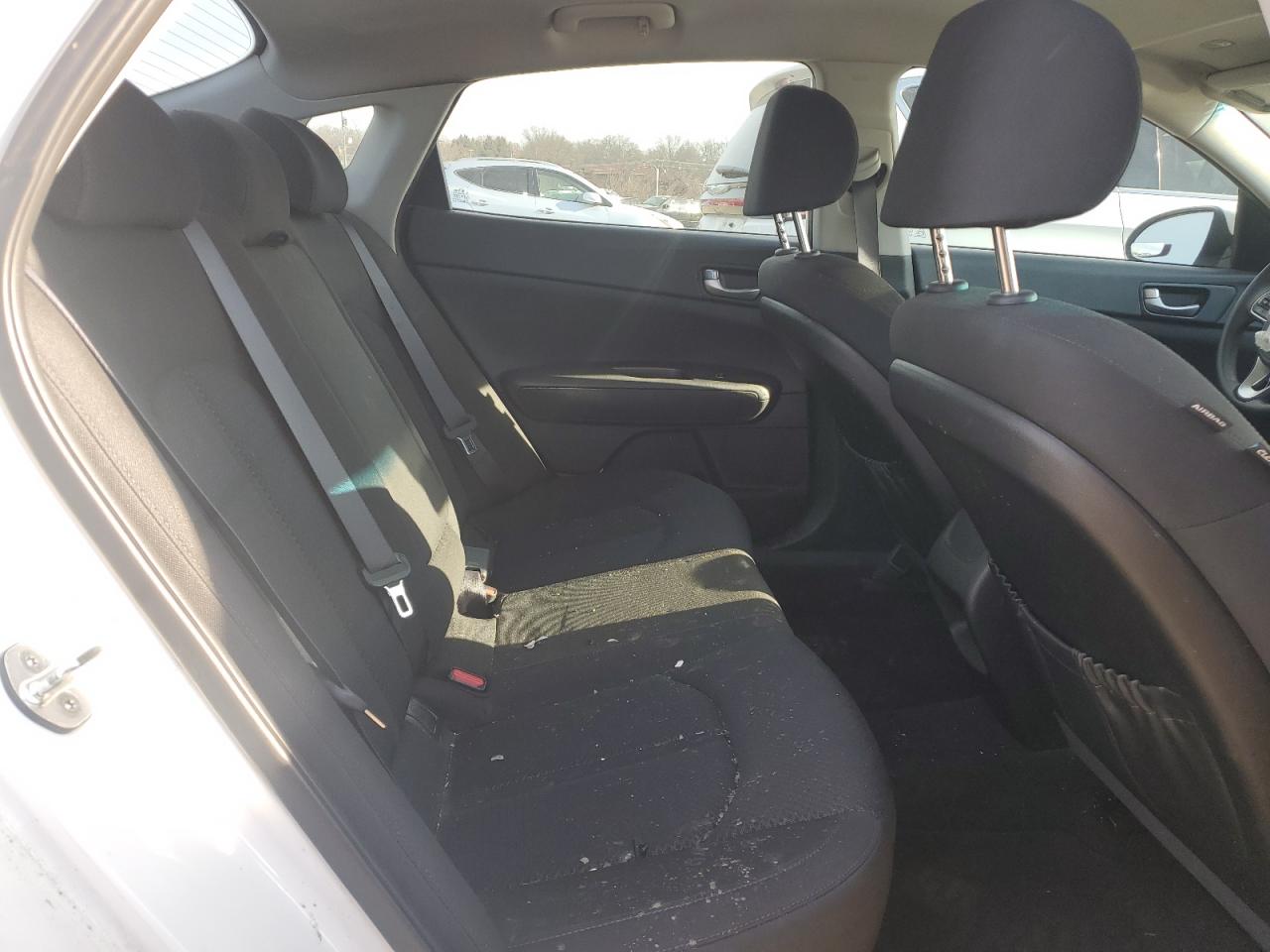 2017 Kia Optima - Image 10