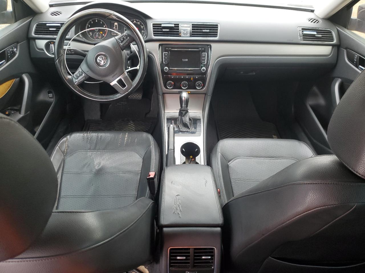 2014 Volkswagen Passat - Image 8