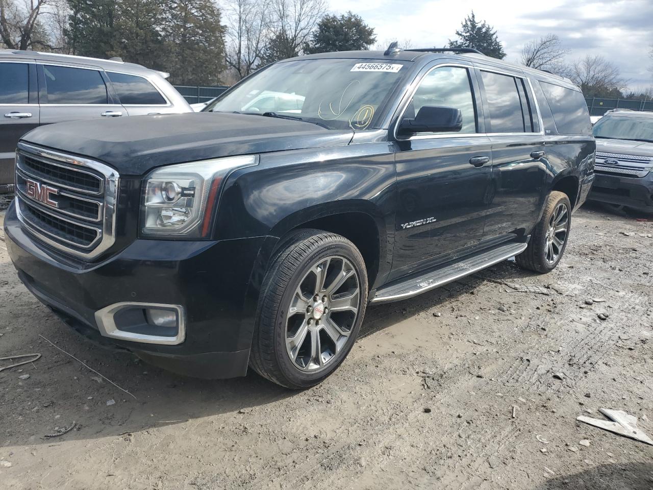 2016 Gmc Yukon Xl C1500 Slt for Sale in Madisonville, TN - Minor Dent/Scratches