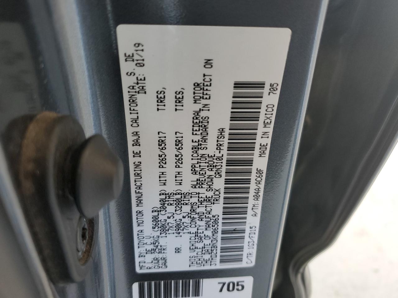 2019 Toyota Tacoma - Image 12