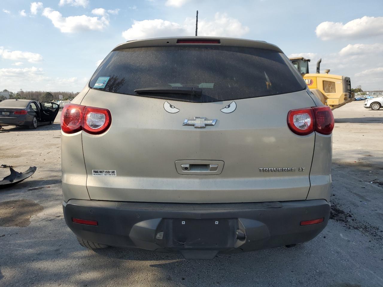 2010 Chevrolet Traverse - Image 6