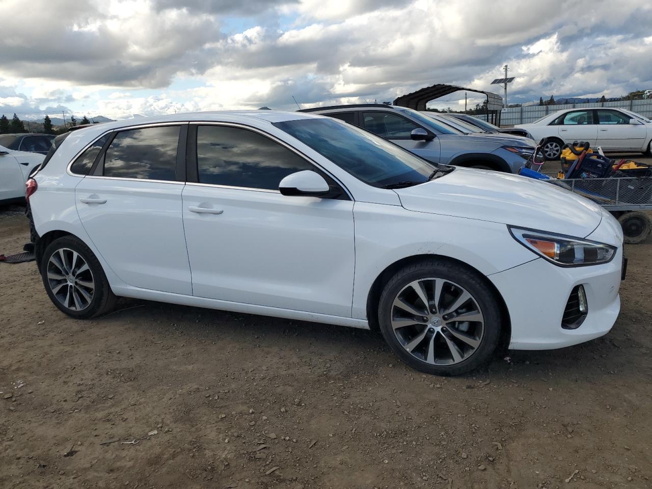 2019 Hyundai Elantra - Image 4