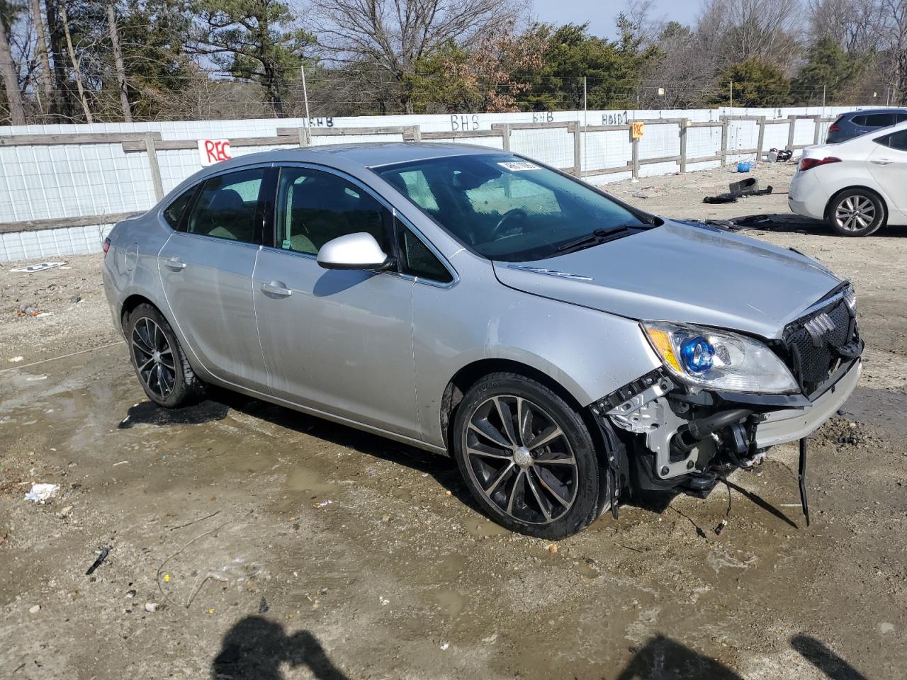 2016 Buick Verano - Image 4