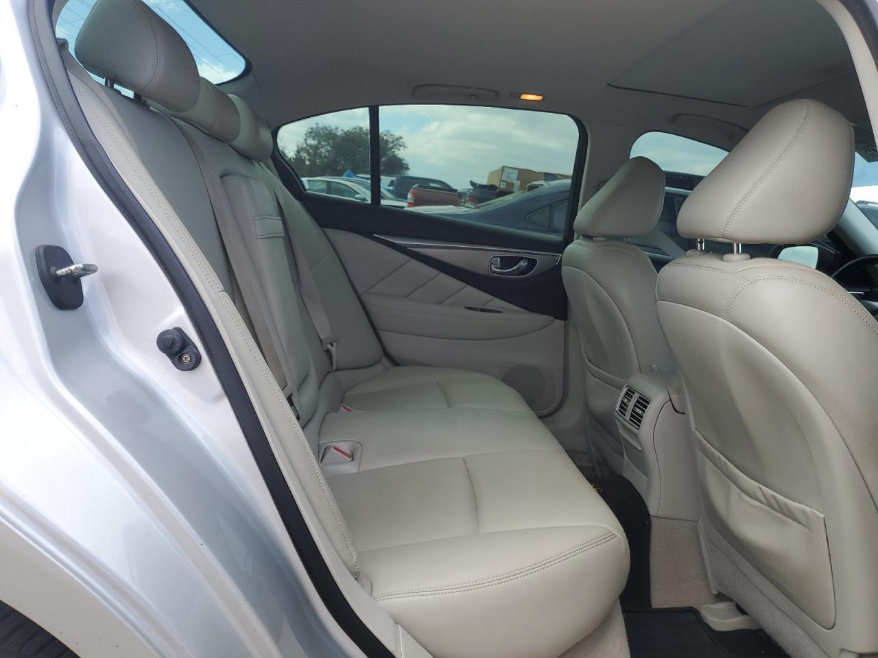 2014 Infiniti Q50 - Image 10
