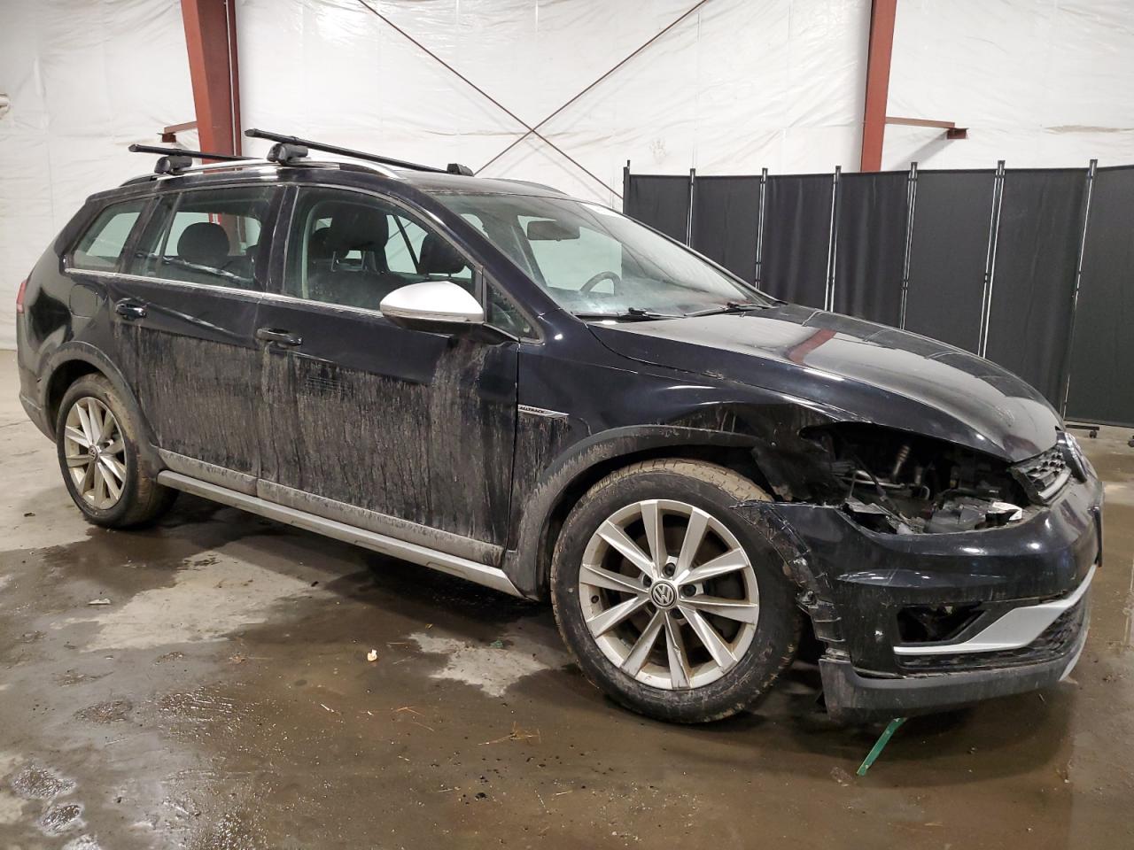 2018 Volkswagen Golf - Image 4