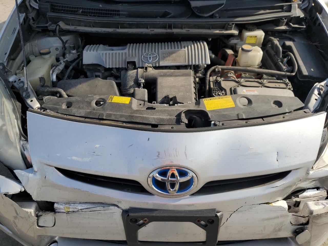 2010 Toyota Prius - Image 14