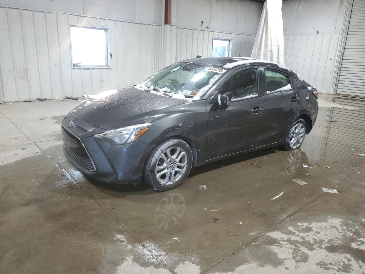 2017 Toyota Yaris - Image 1
