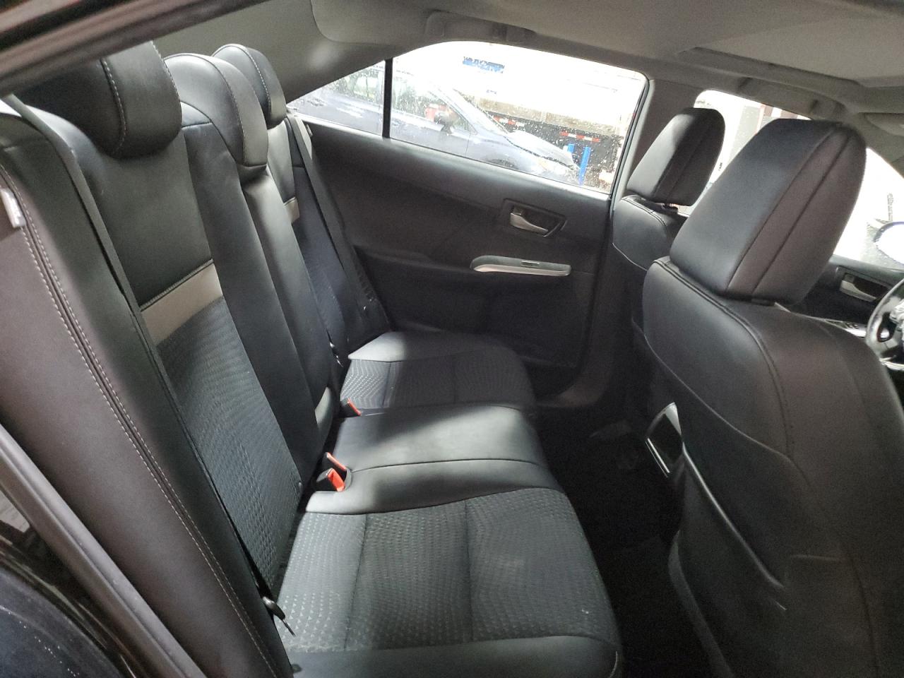 2014 Toyota Camry - Image 10