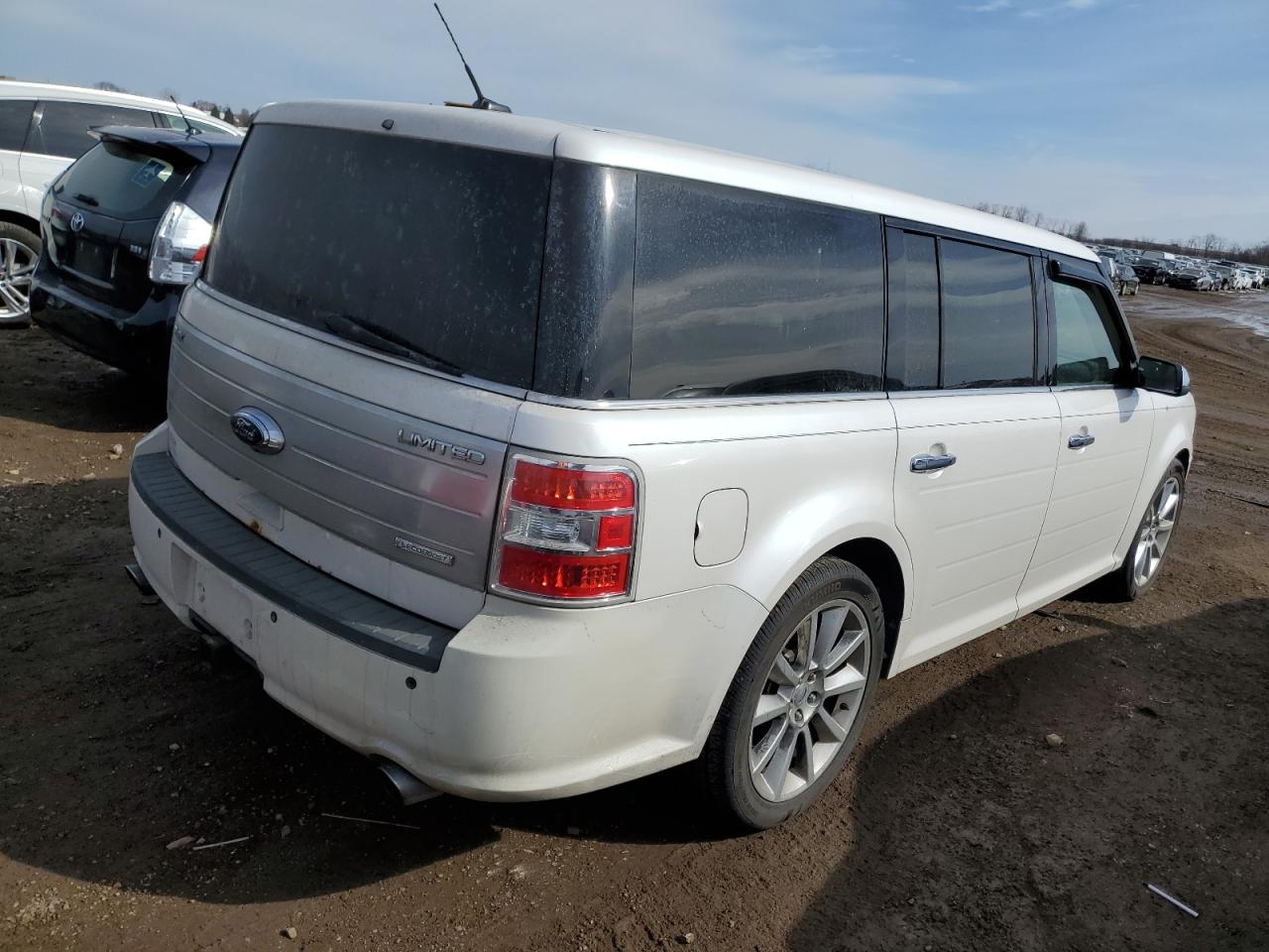 2010 Ford Flex - Image 3