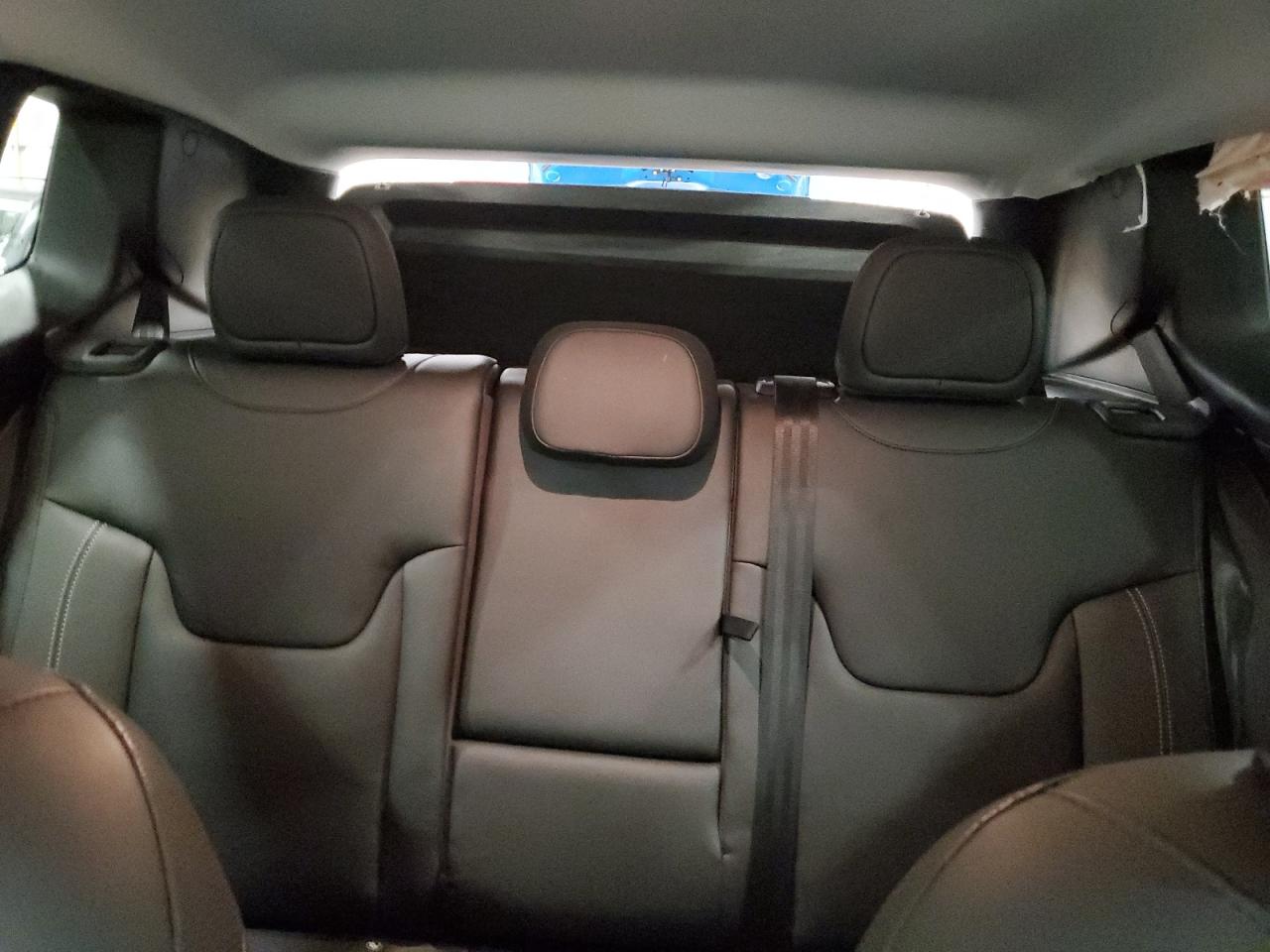 2017 Jeep Renegade - Image 10