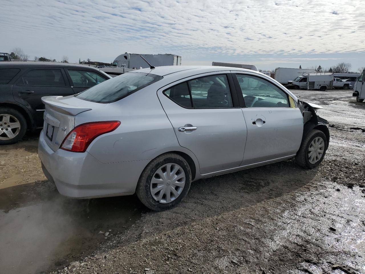 2015 Nissan Versa - Image 3