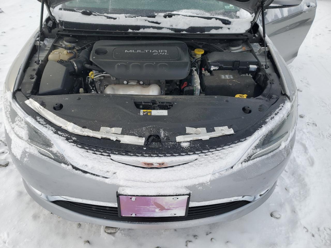 2016 Chrysler 200 - Image 12