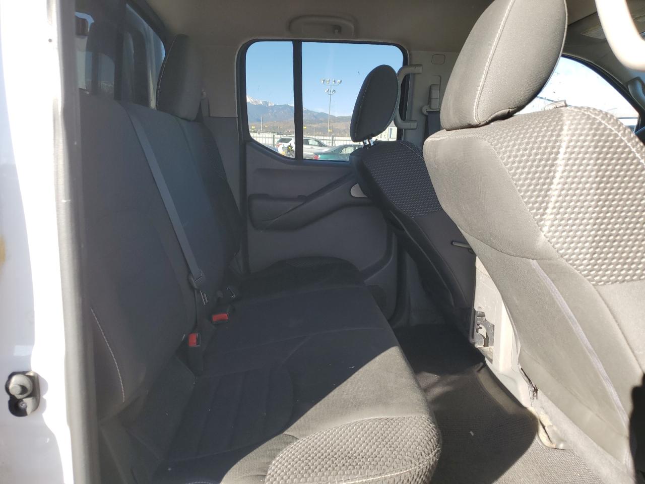 2015 Nissan Navara (Frontier) - Image 10